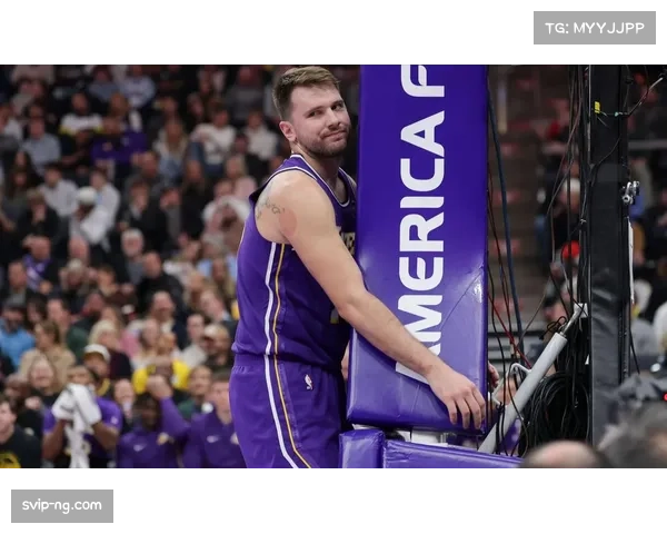 东契奇詹姆斯里夫斯三人同场防守效率115.1 湖人核心阵容兼容性存疑